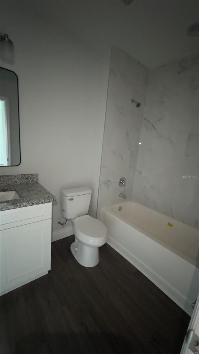 2217 Fraser St Property Photo 27