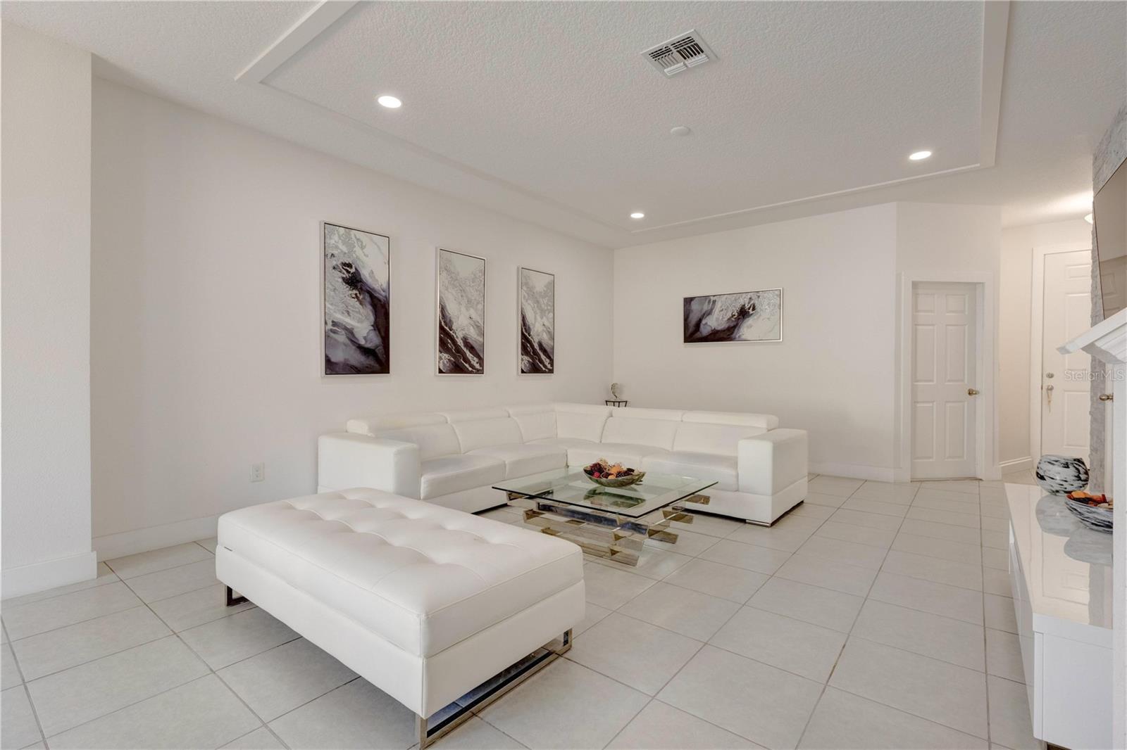 2403 Sedge Grass Way Property Photo 7
