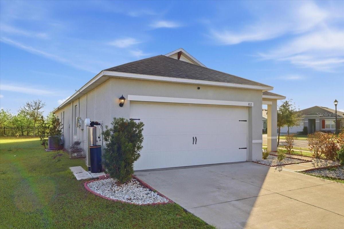 812 Brooklet Dr Property Photo 3
