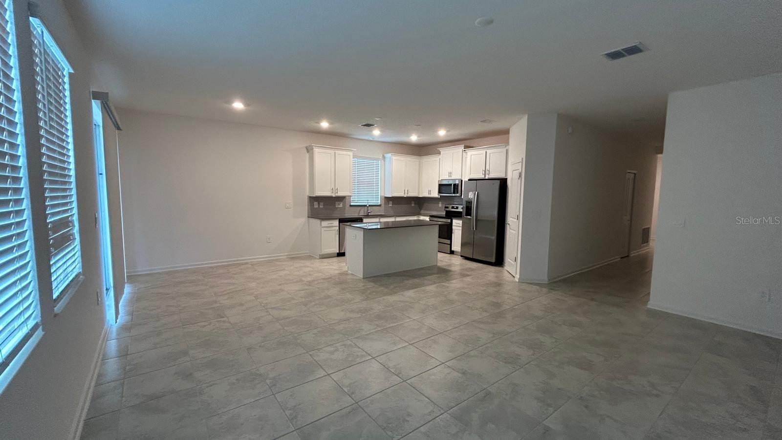 913 Laurel View Way Property Photo 4