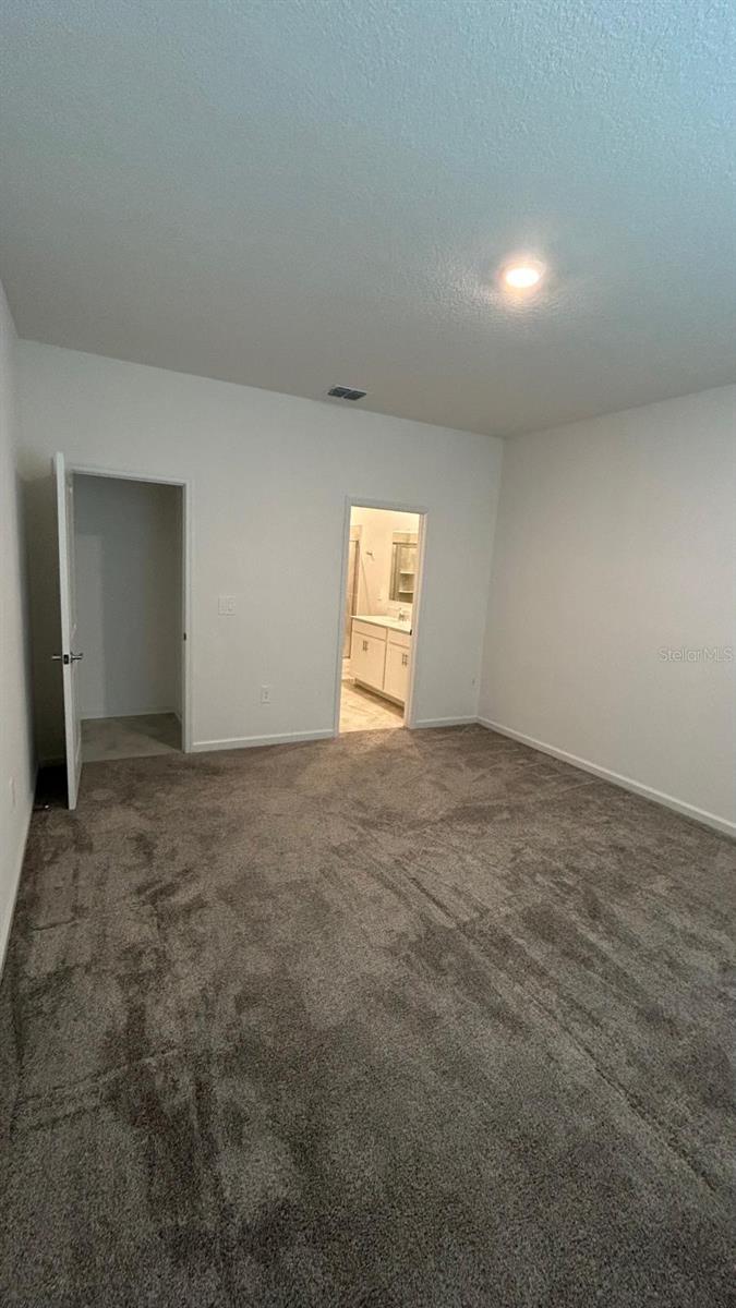 913 Laurel View Way Property Photo 6