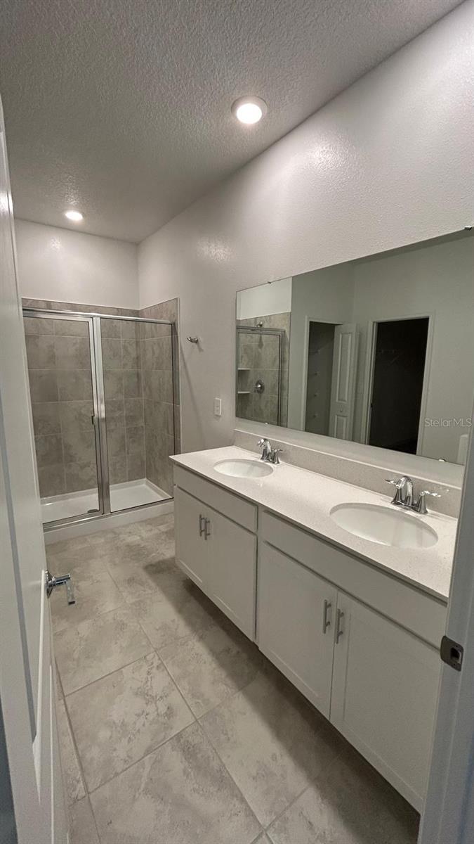 913 Laurel View Way Property Photo 8