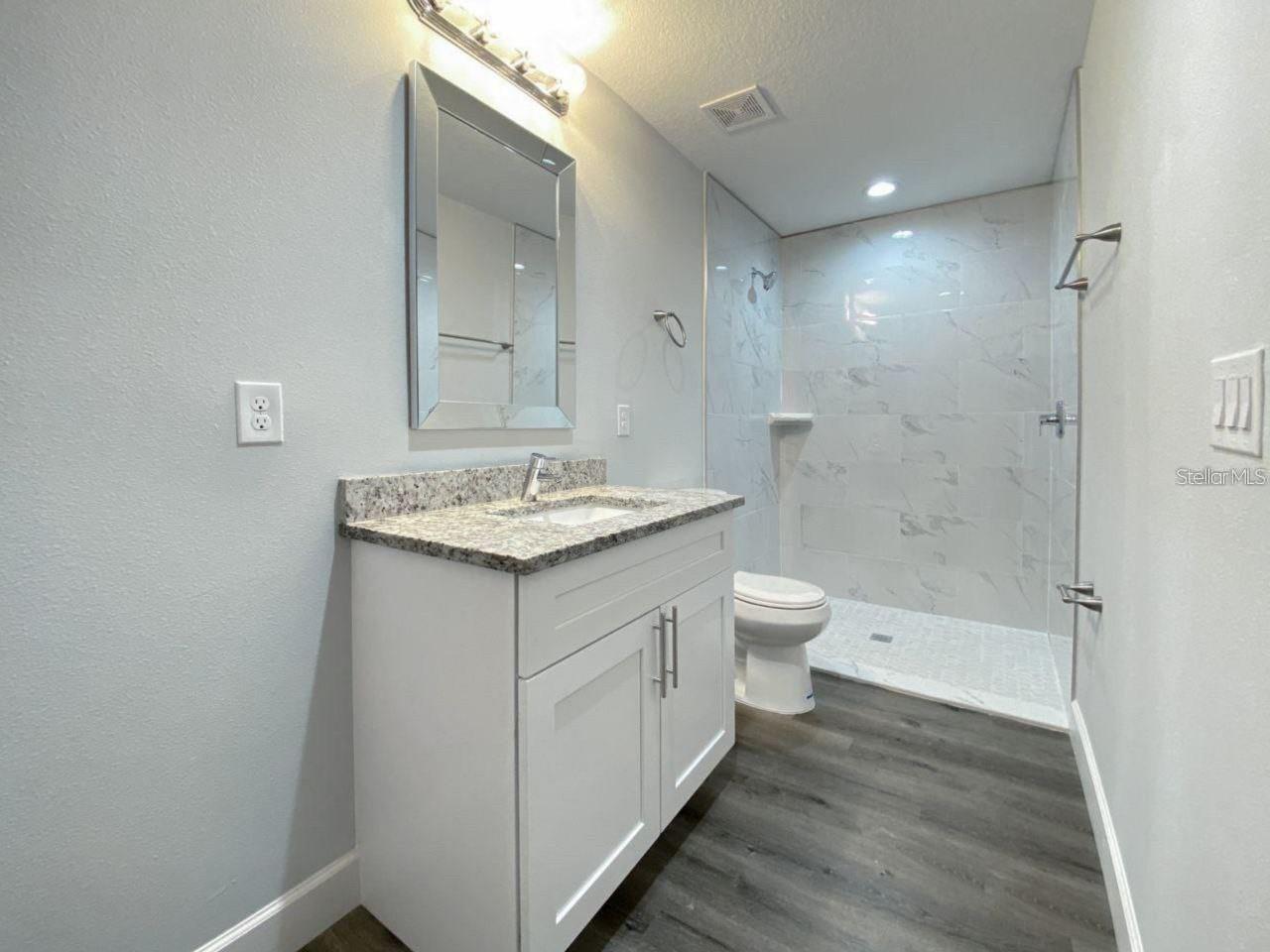 10125 Amicola St Property Photo 5