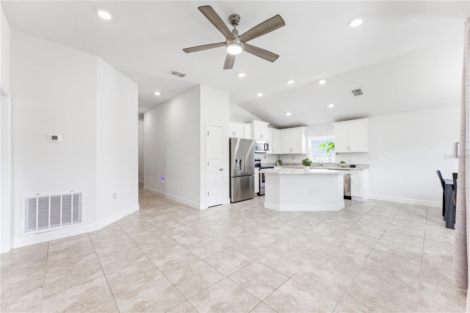 111 Krenson Bay Loop Property Photo 6