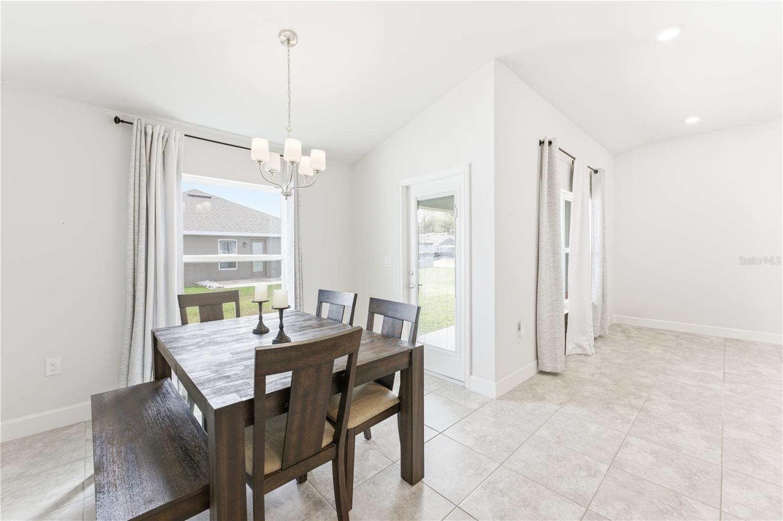 111 Krenson Bay Loop Property Photo 9