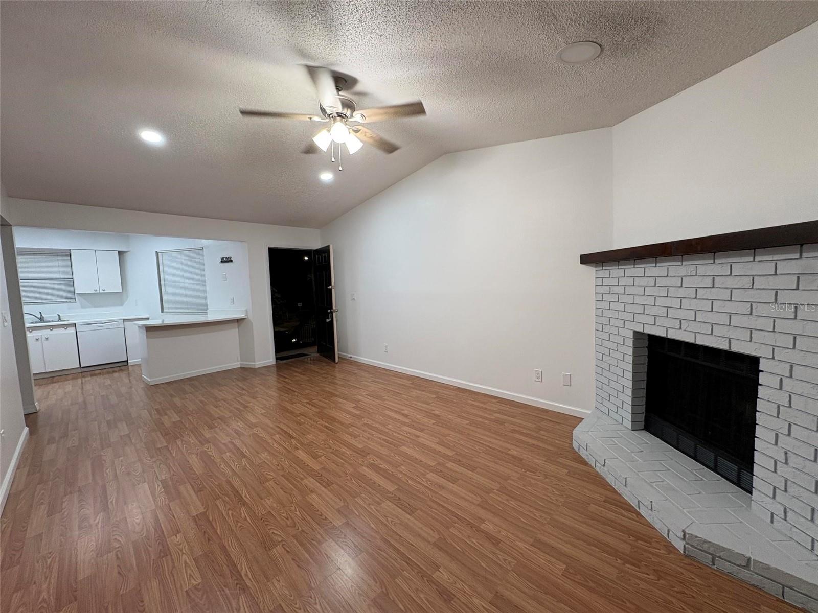 1724 Foxhall Cir #1724 Property Photo 3