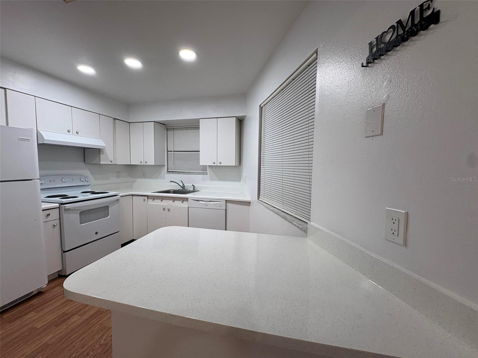 1724 Foxhall Cir #1724 Property Photo 4