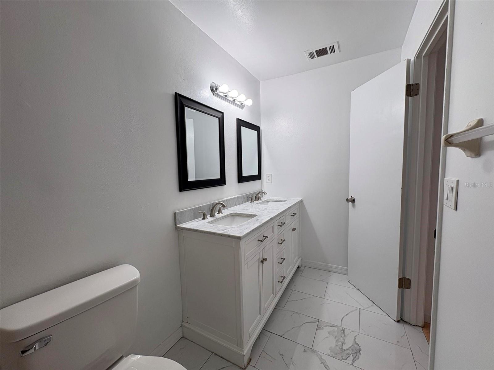 1724 Foxhall Cir #1724 Property Photo 11