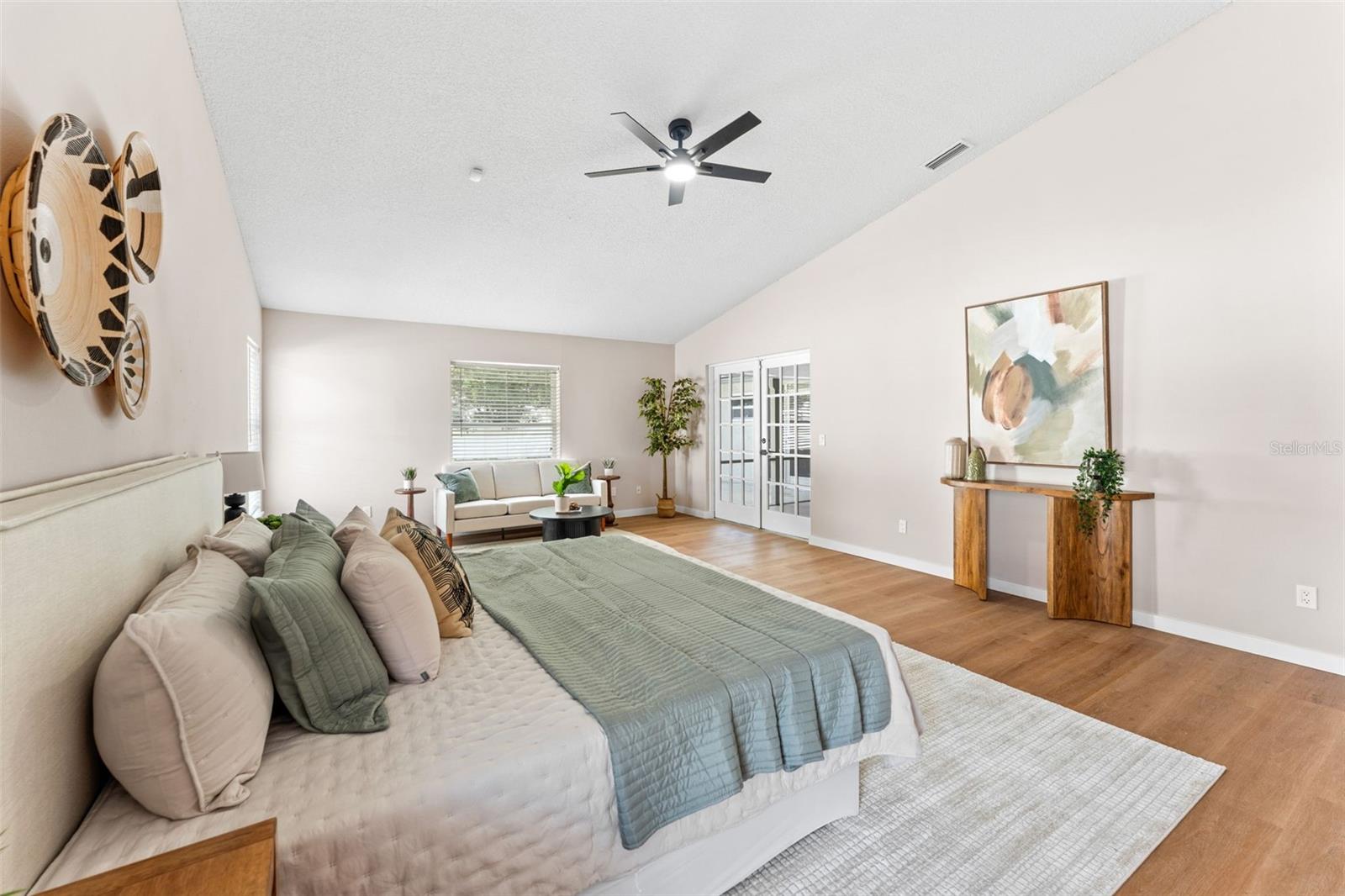 5521 Oak St Property Photo 18
