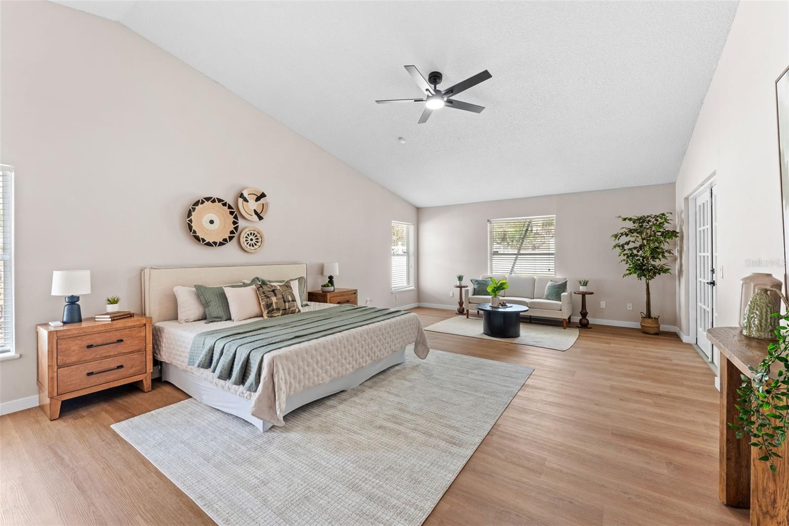 5521 Oak St Property Photo 19