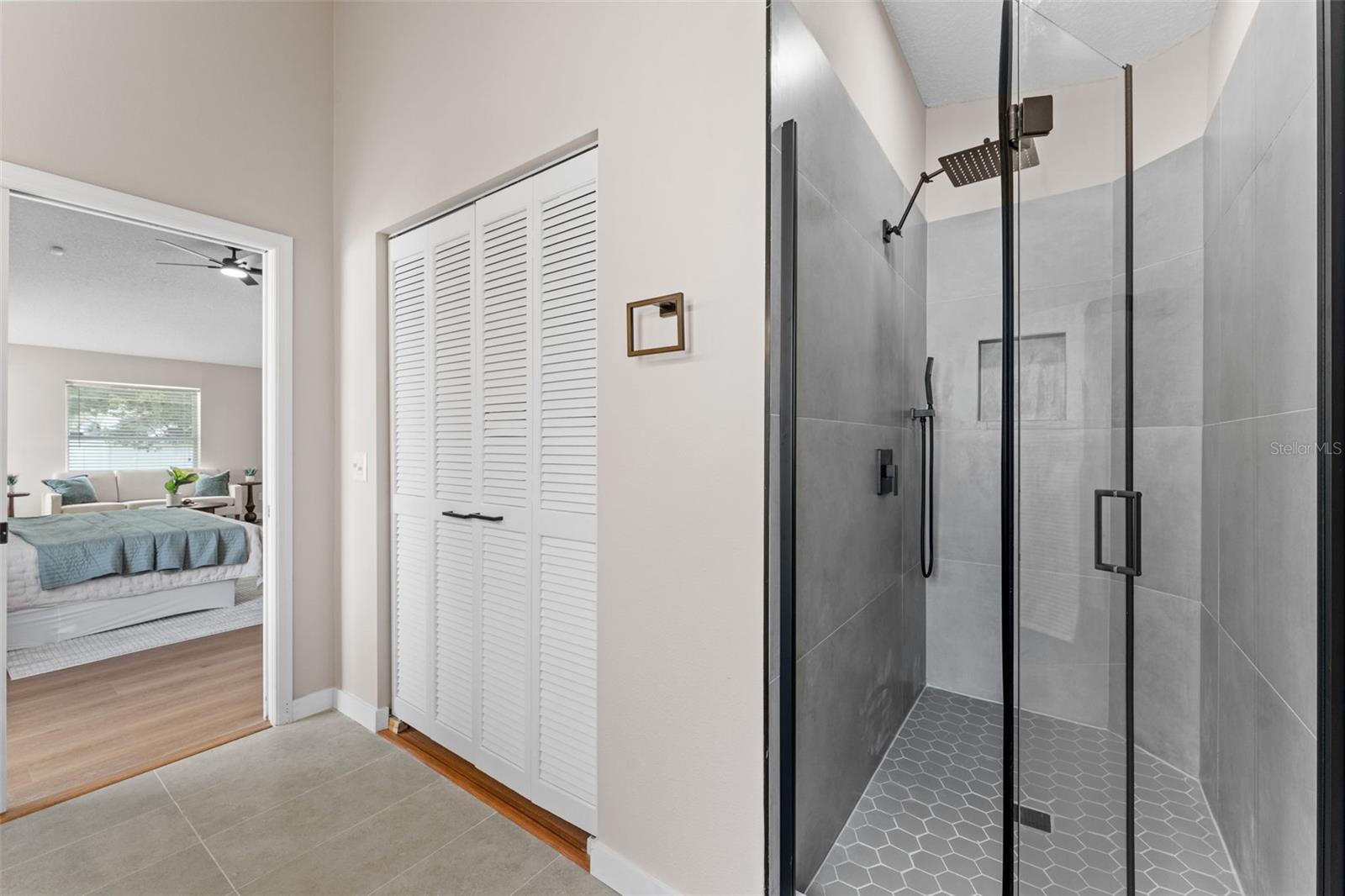5521 Oak St Property Photo 22