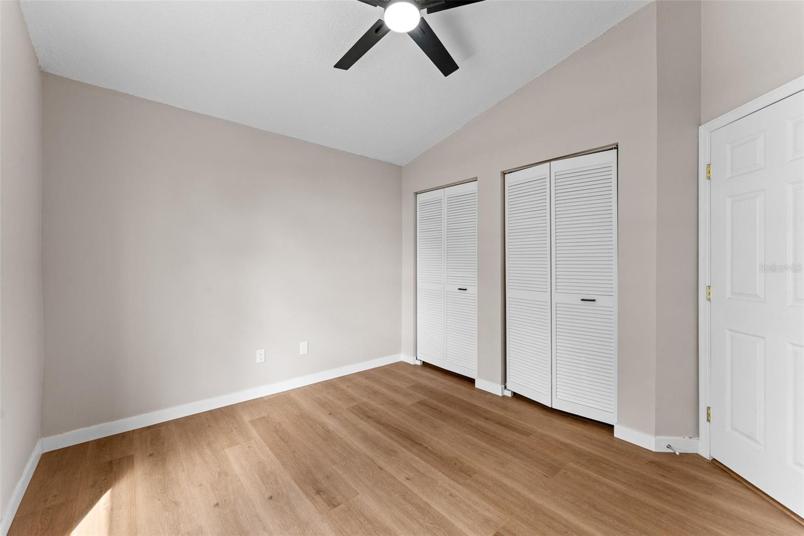 5521 Oak St Property Photo 27