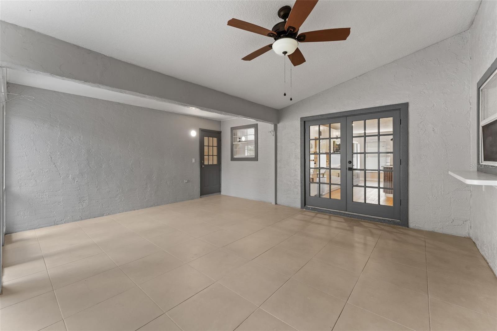 5521 Oak St Property Photo 31