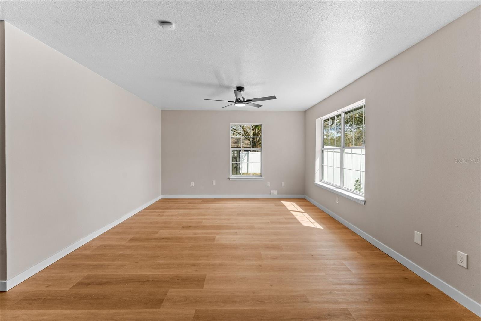 5521 Oak St Property Photo 35