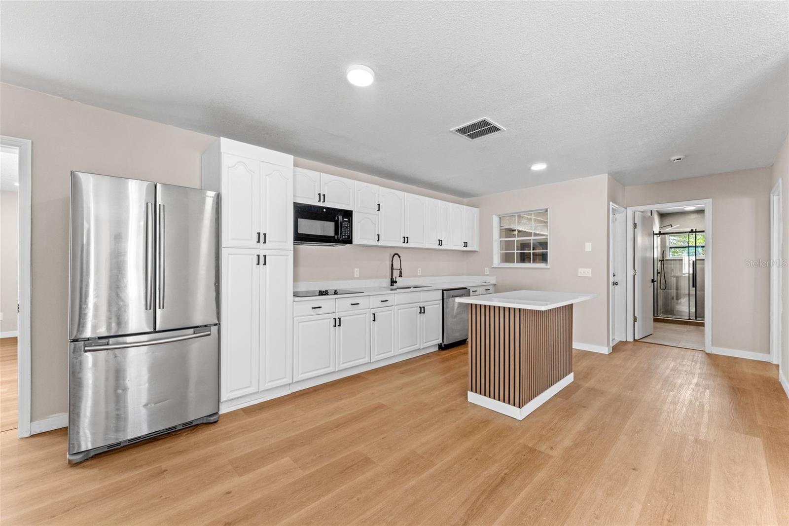 5521 Oak St Property Photo 37