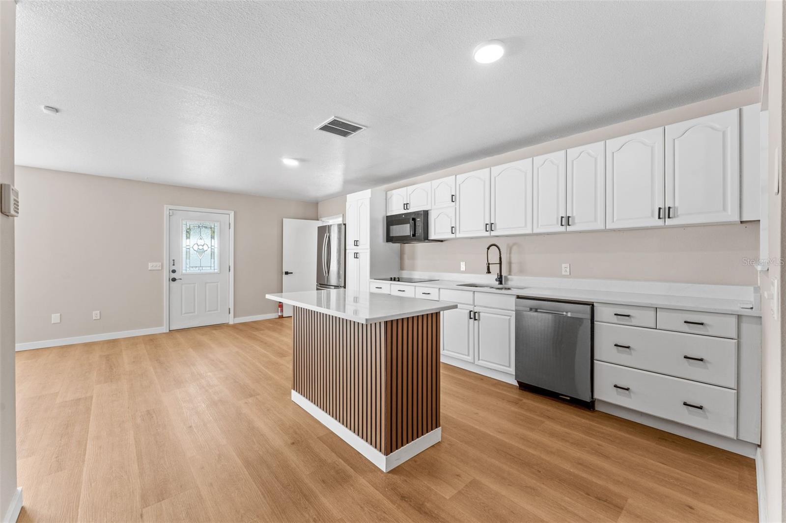 5521 Oak St Property Photo 39