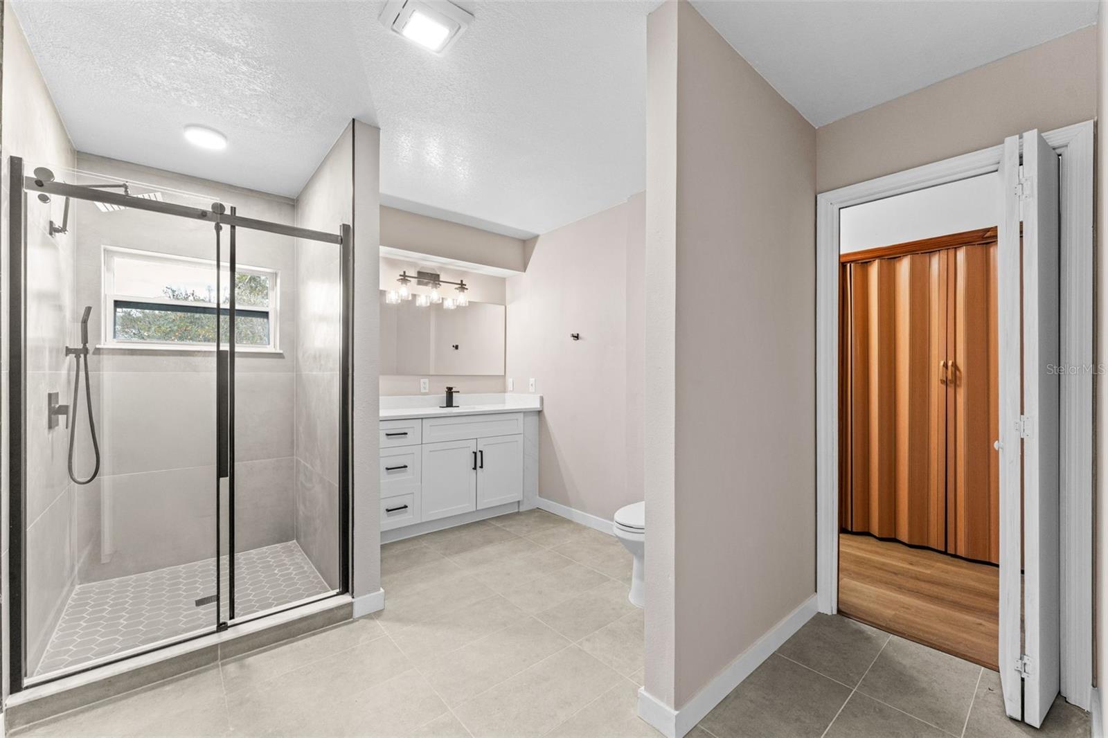 5521 Oak St Property Photo 42