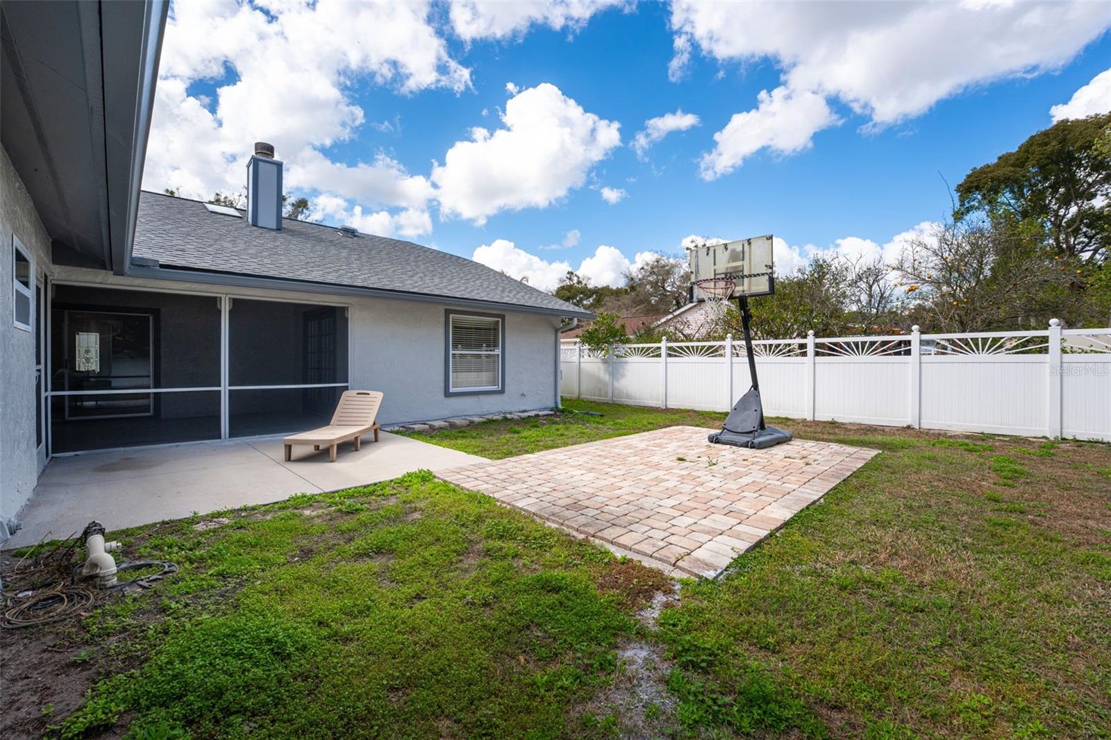 5521 Oak St Property Photo 47