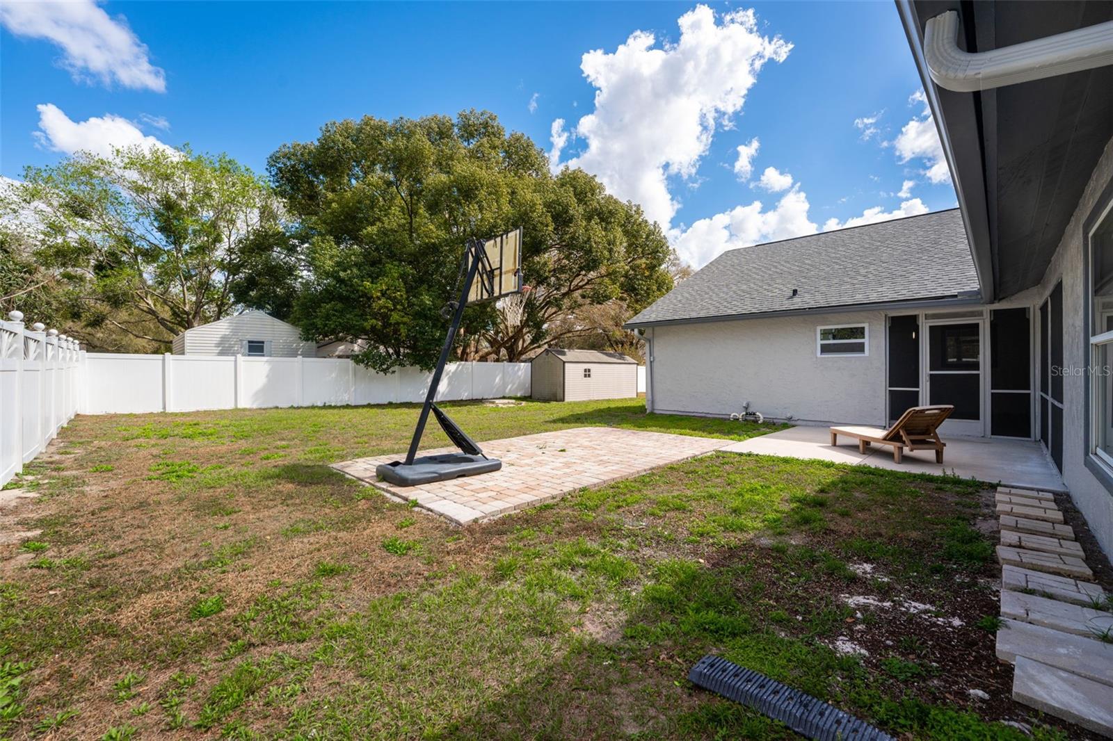 5521 Oak St Property Photo 48