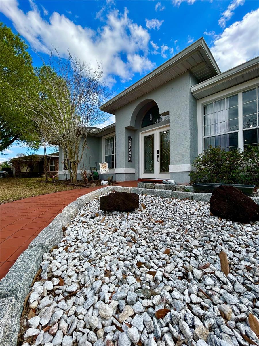 2085 Raymond Dr Property Photo 3