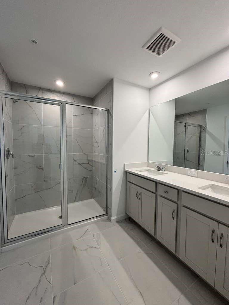 9872 Walkway Dr Property Photo 4
