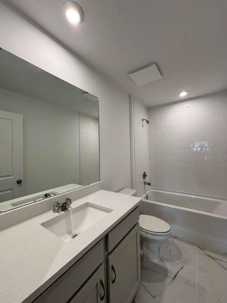 9872 Walkway Dr Property Photo 7