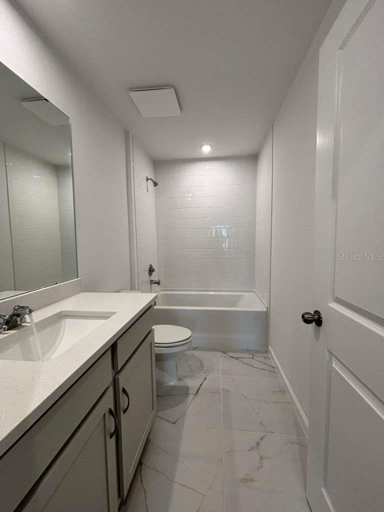 9872 Walkway Dr Property Photo 10