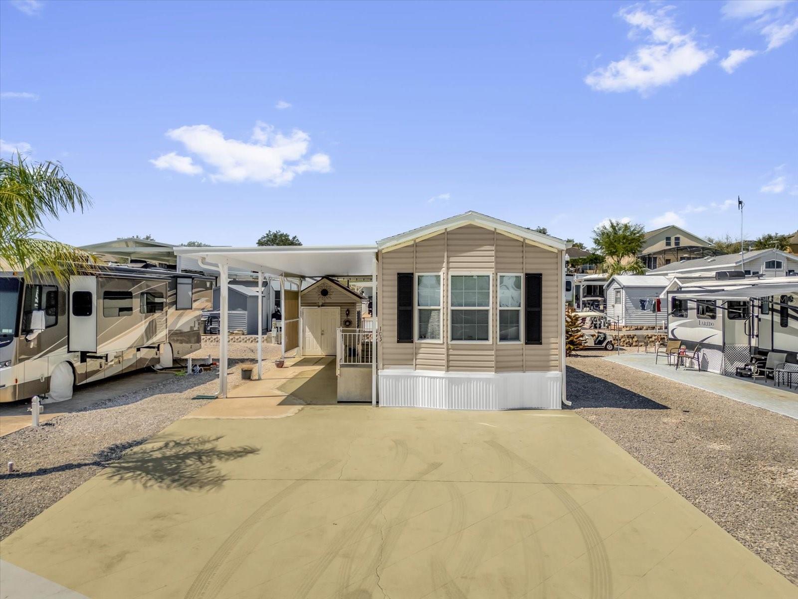 1039 Center Crest Blvd Property Photo 1