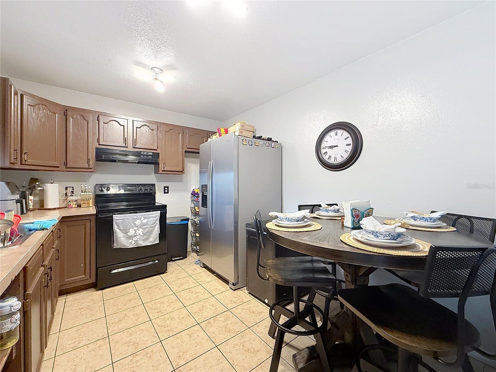 522-524 Imperial Pl Property Photo 5