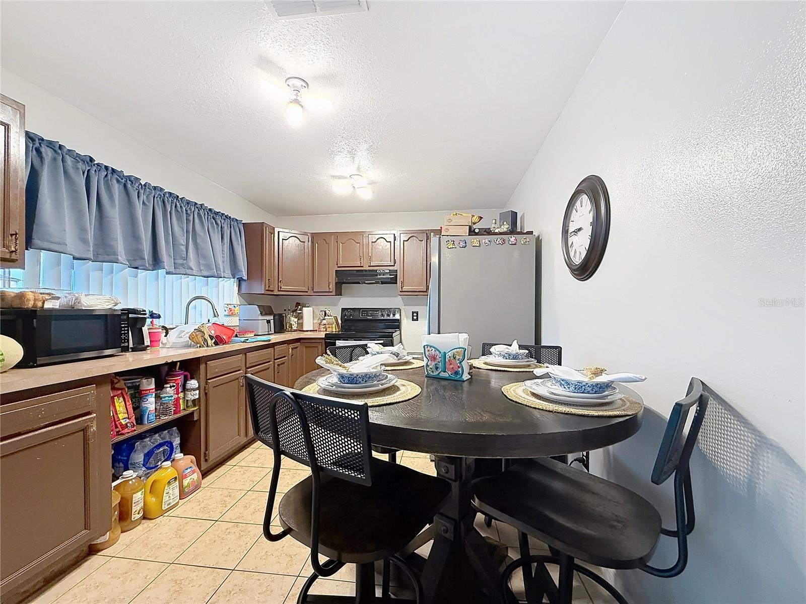 522-524 Imperial Pl Property Photo 8