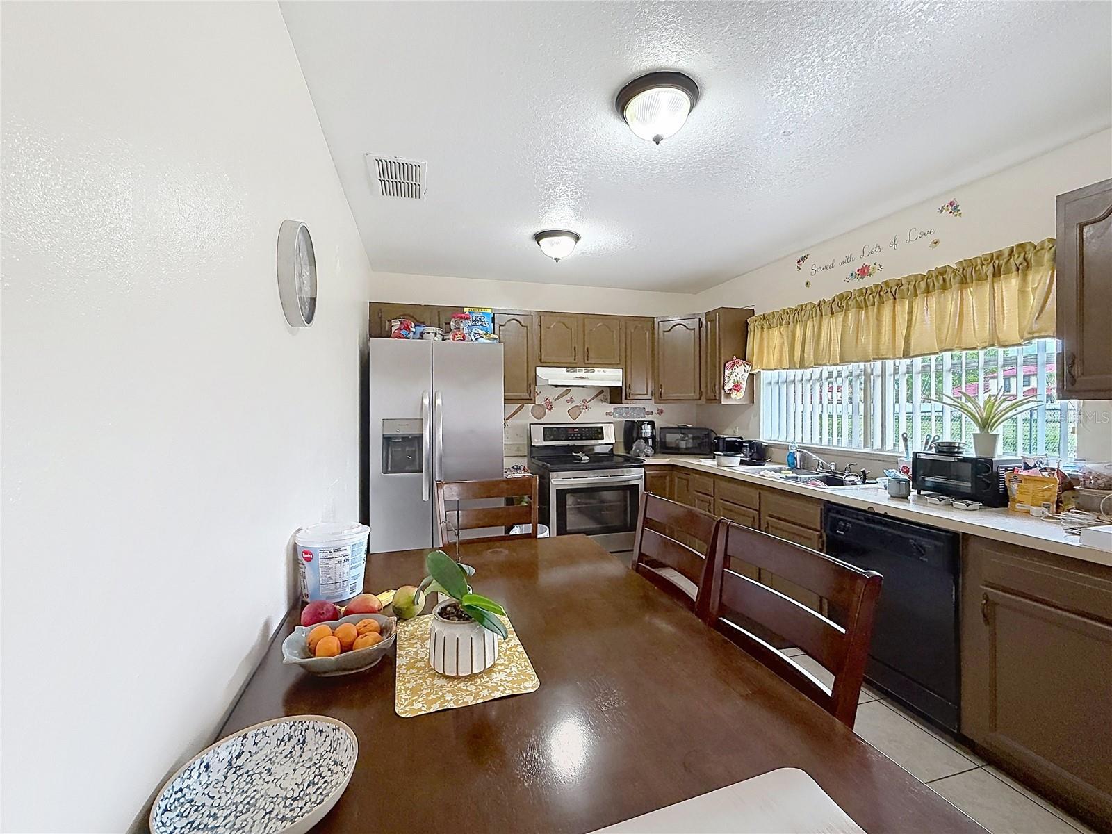 522-524 Imperial Pl Property Photo 17