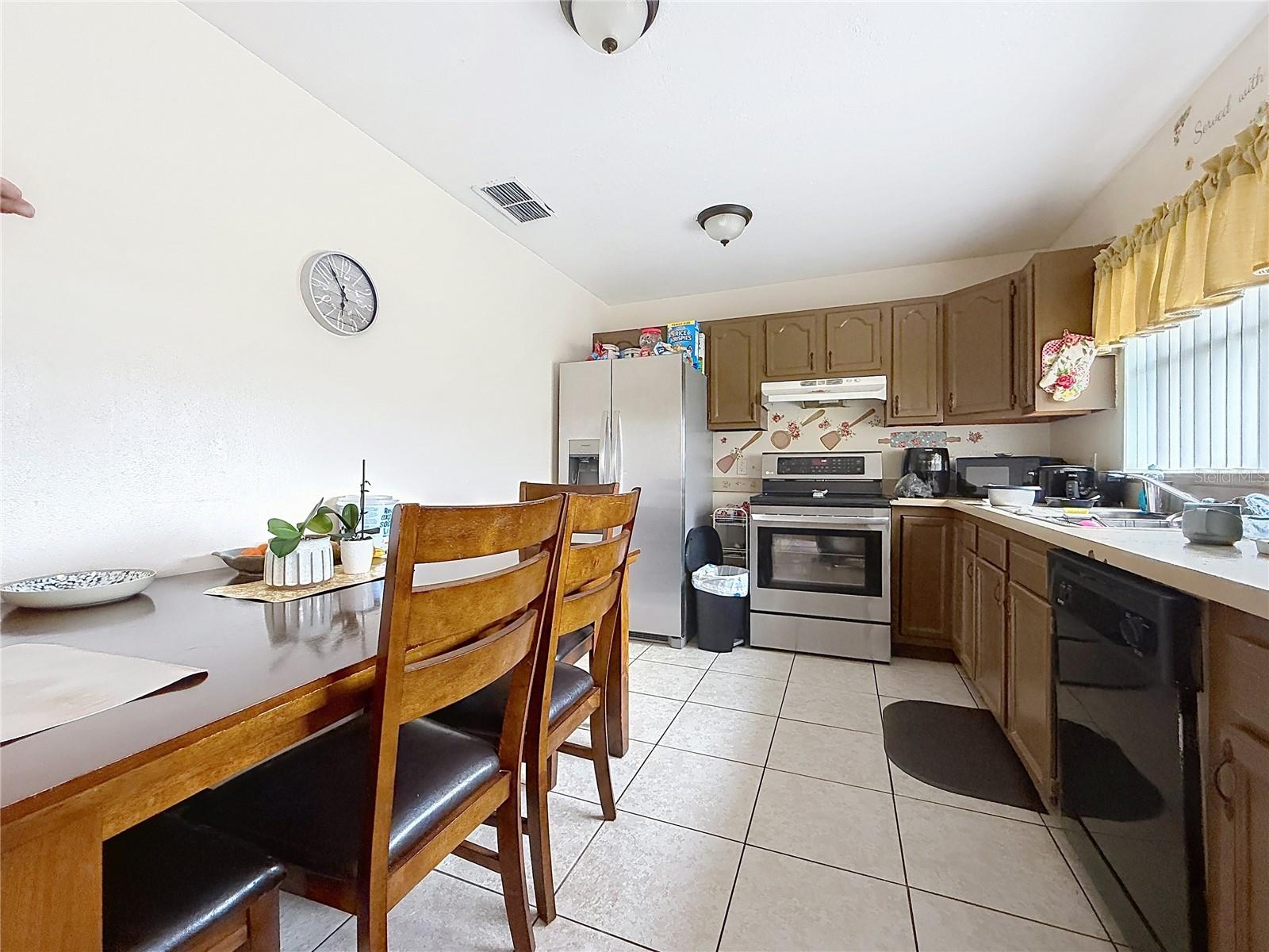 522-524 Imperial Pl Property Photo 18