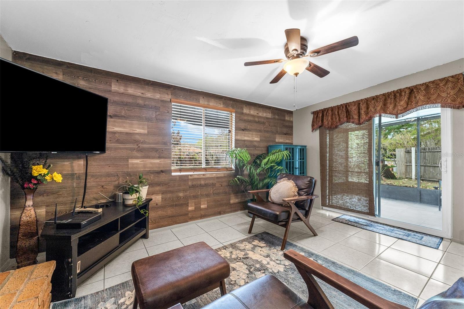 8509 Lyonia Dr Property Photo 10