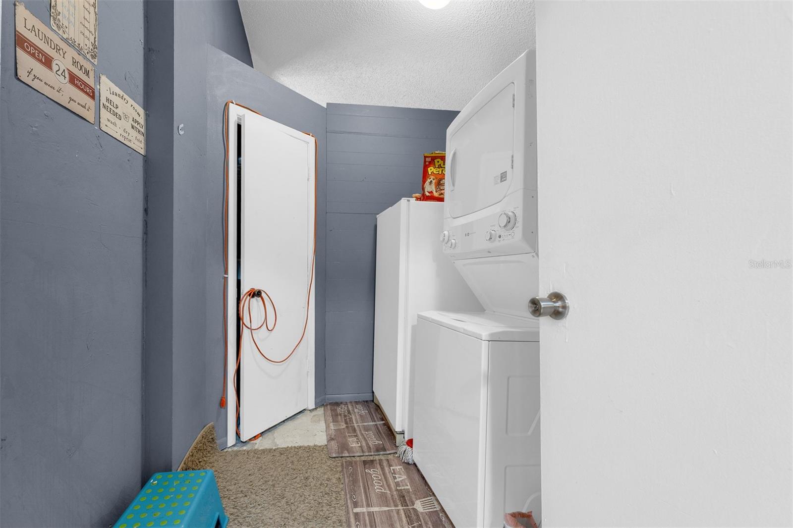 8509 Lyonia Dr Property Photo 24