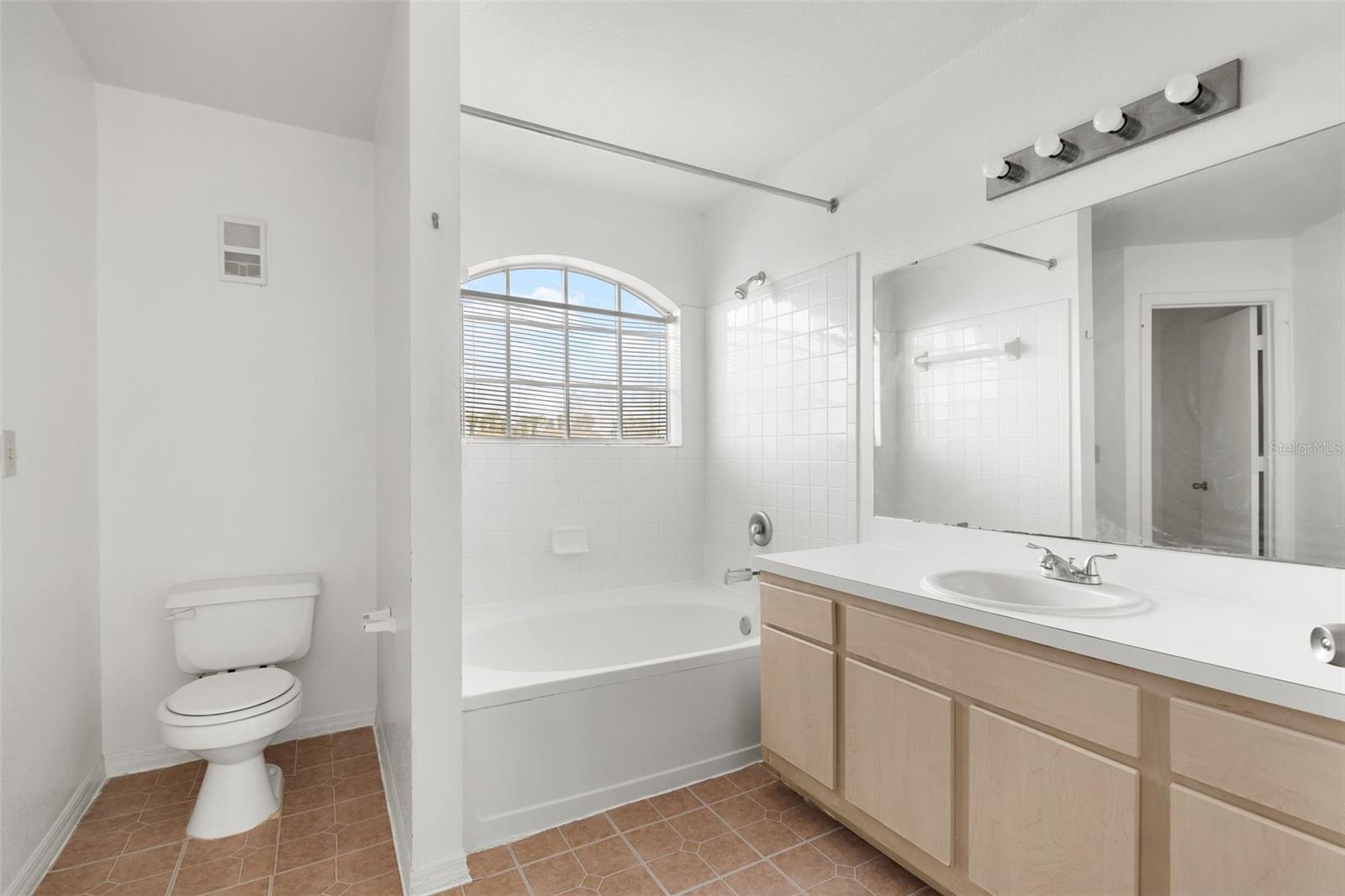 7320 Westpointe Blvd #533 Property Photo 24