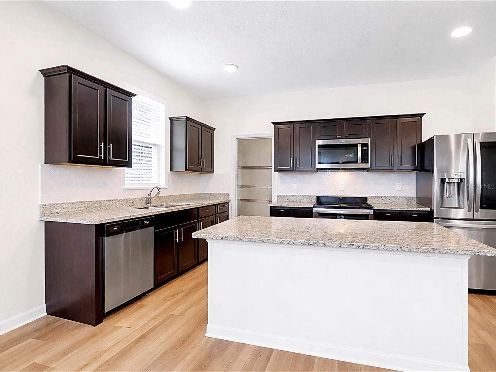 749 Orchid Grove Blvd Property Photo 4