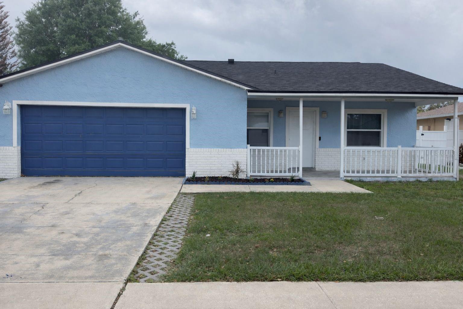 1420 Myrna Ln Property Photo 1