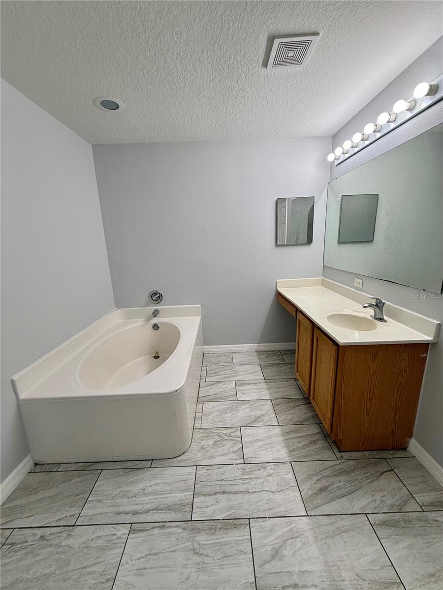 5445 Chandler Dr Property Photo 14