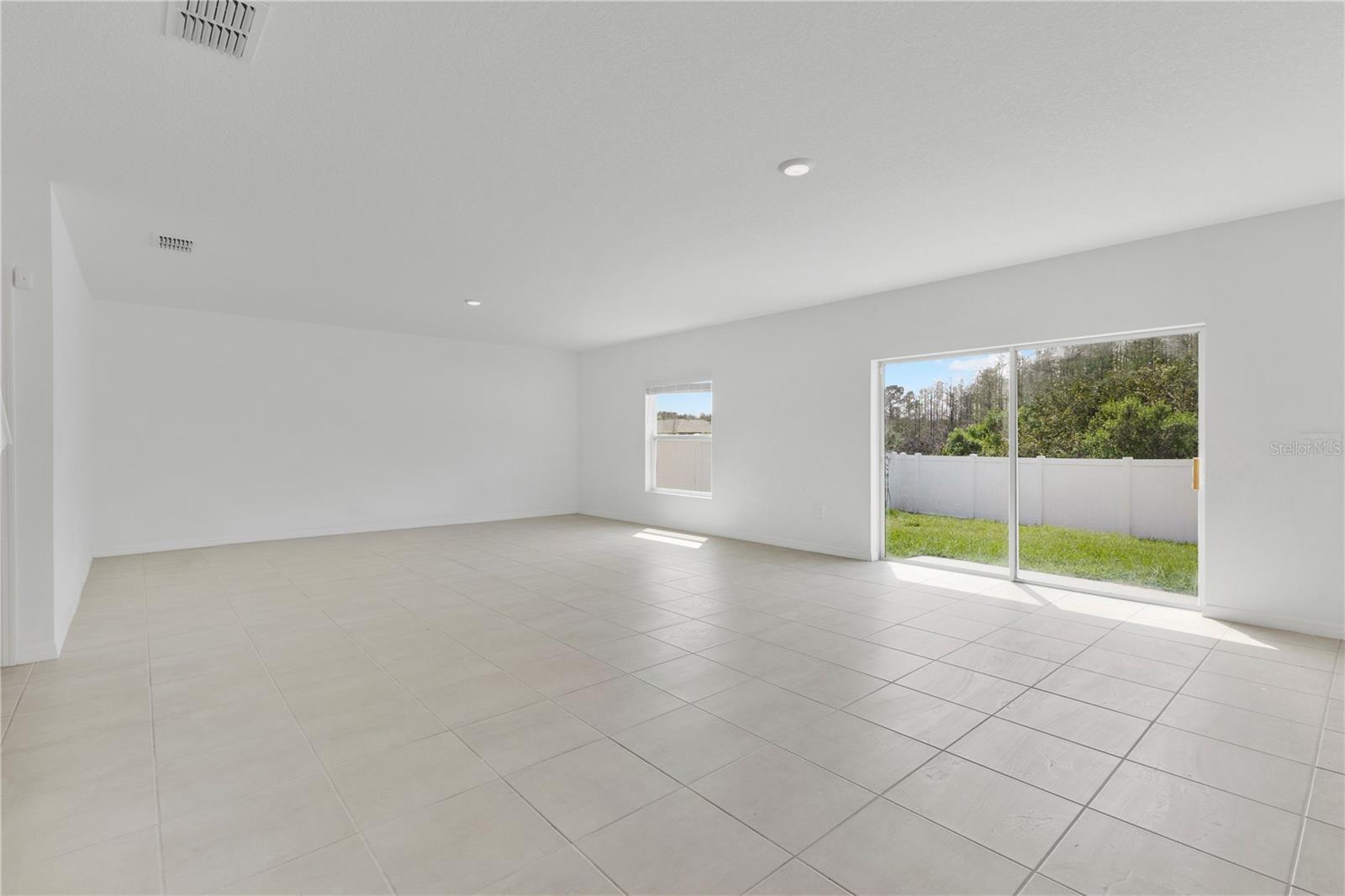 557 Pink Ibis Bnd Property Photo 3