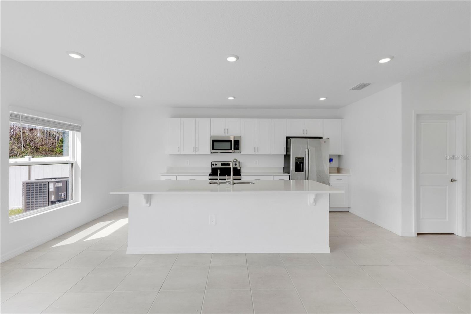 557 Pink Ibis Bnd Property Photo 5