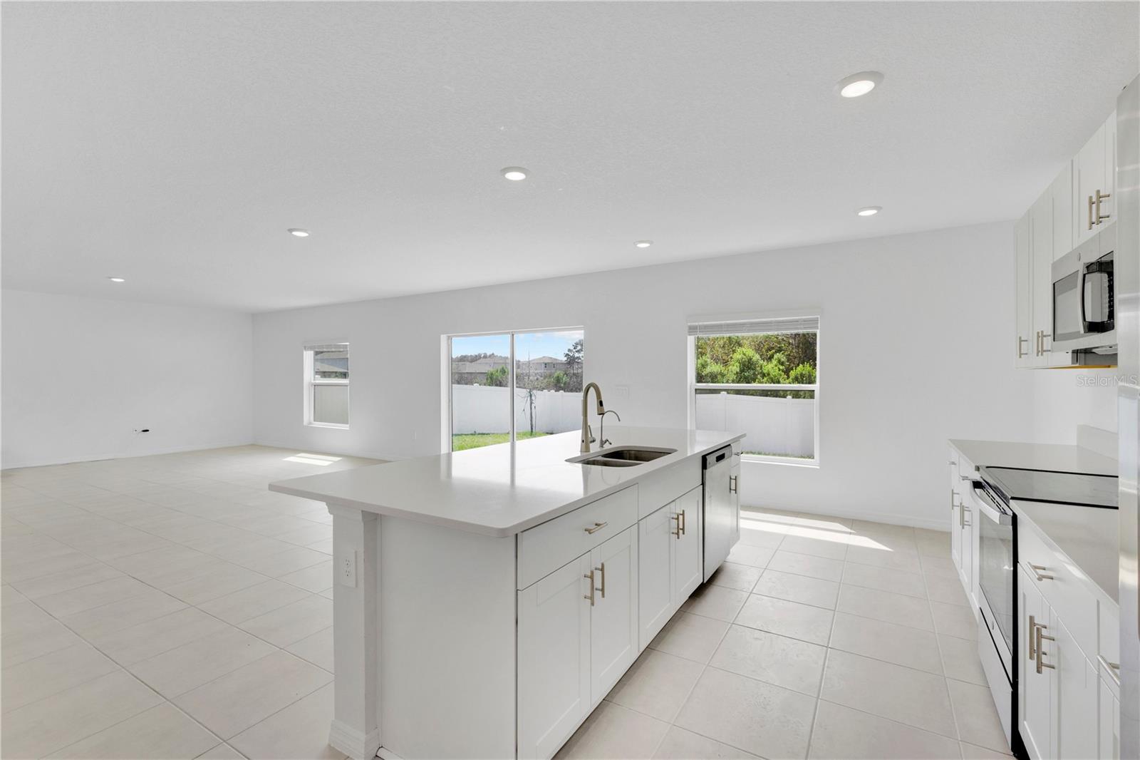 557 Pink Ibis Bnd Property Photo 7
