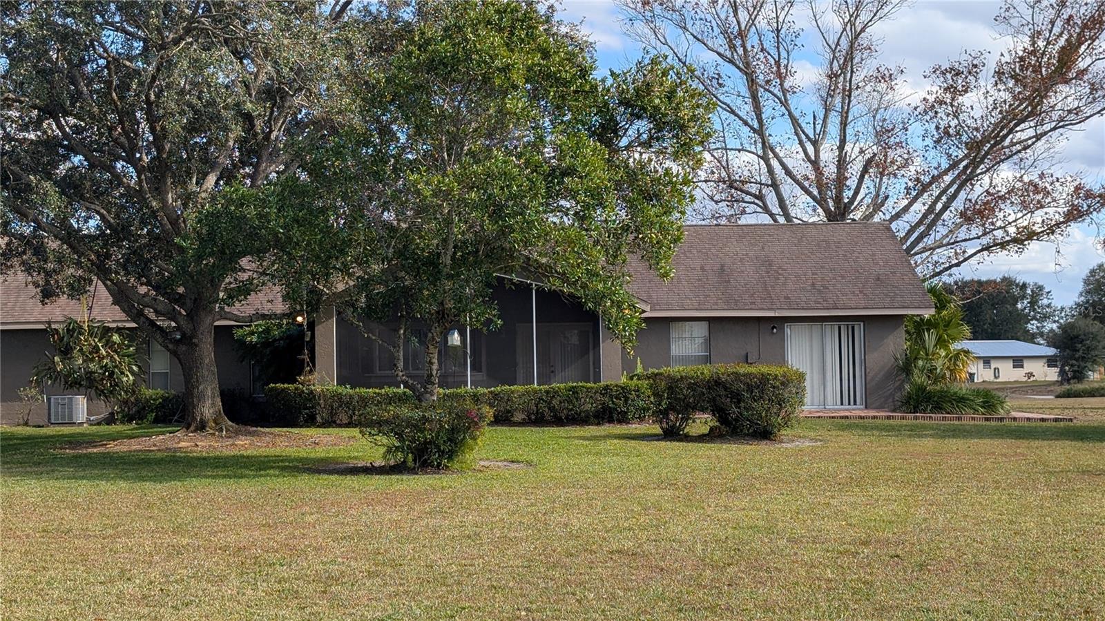408 LEXINGTON DR Property Photo 1