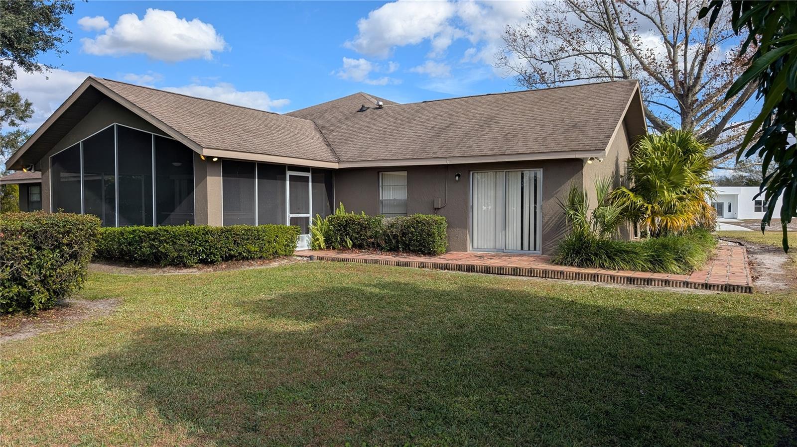 408 Lexington Dr Property Photo 9
