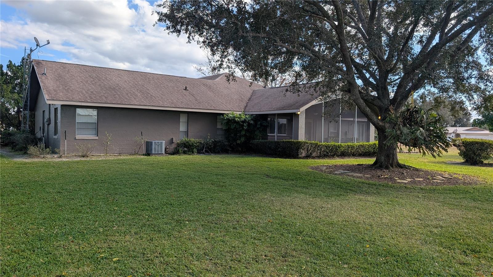 408 Lexington Dr Property Photo 15