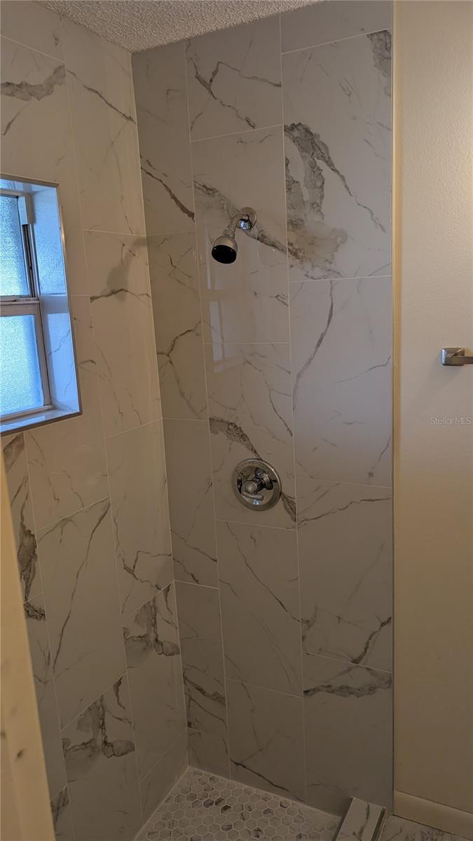 408 Lexington Dr Property Photo 16