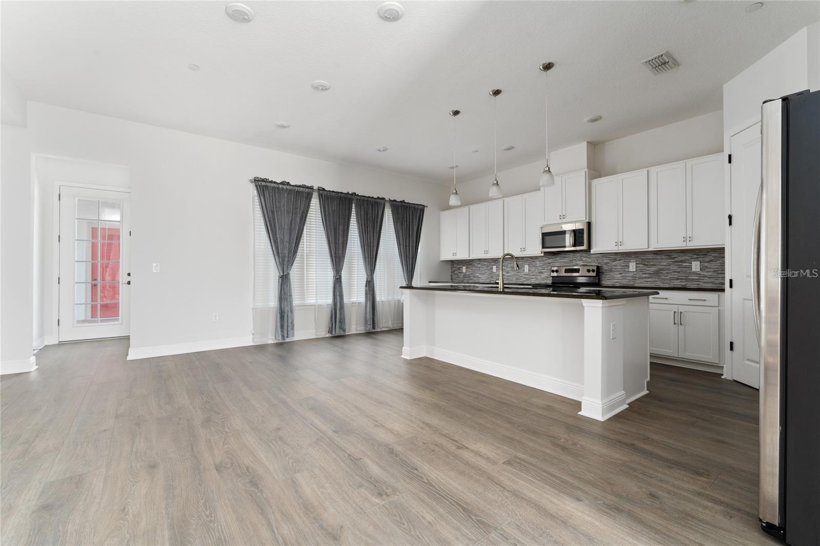 13427 Stoddart Ave Property Photo 3