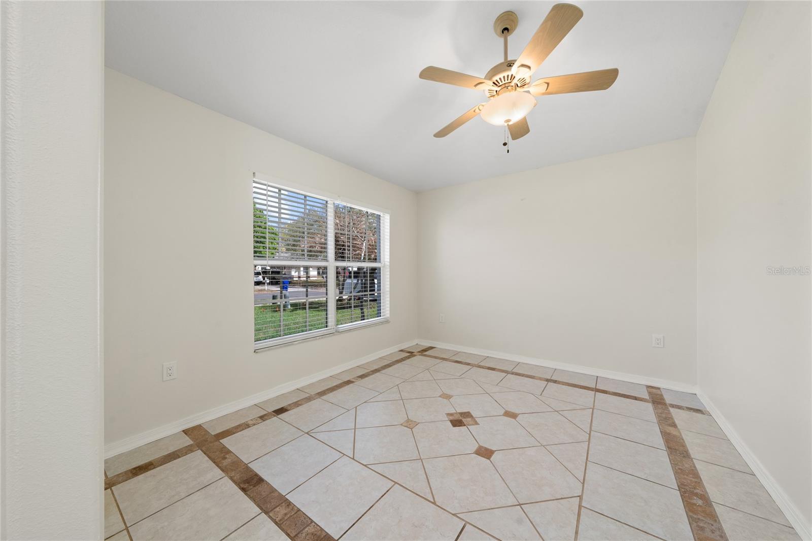 3586 Yellow Bird Ct Property Photo 6