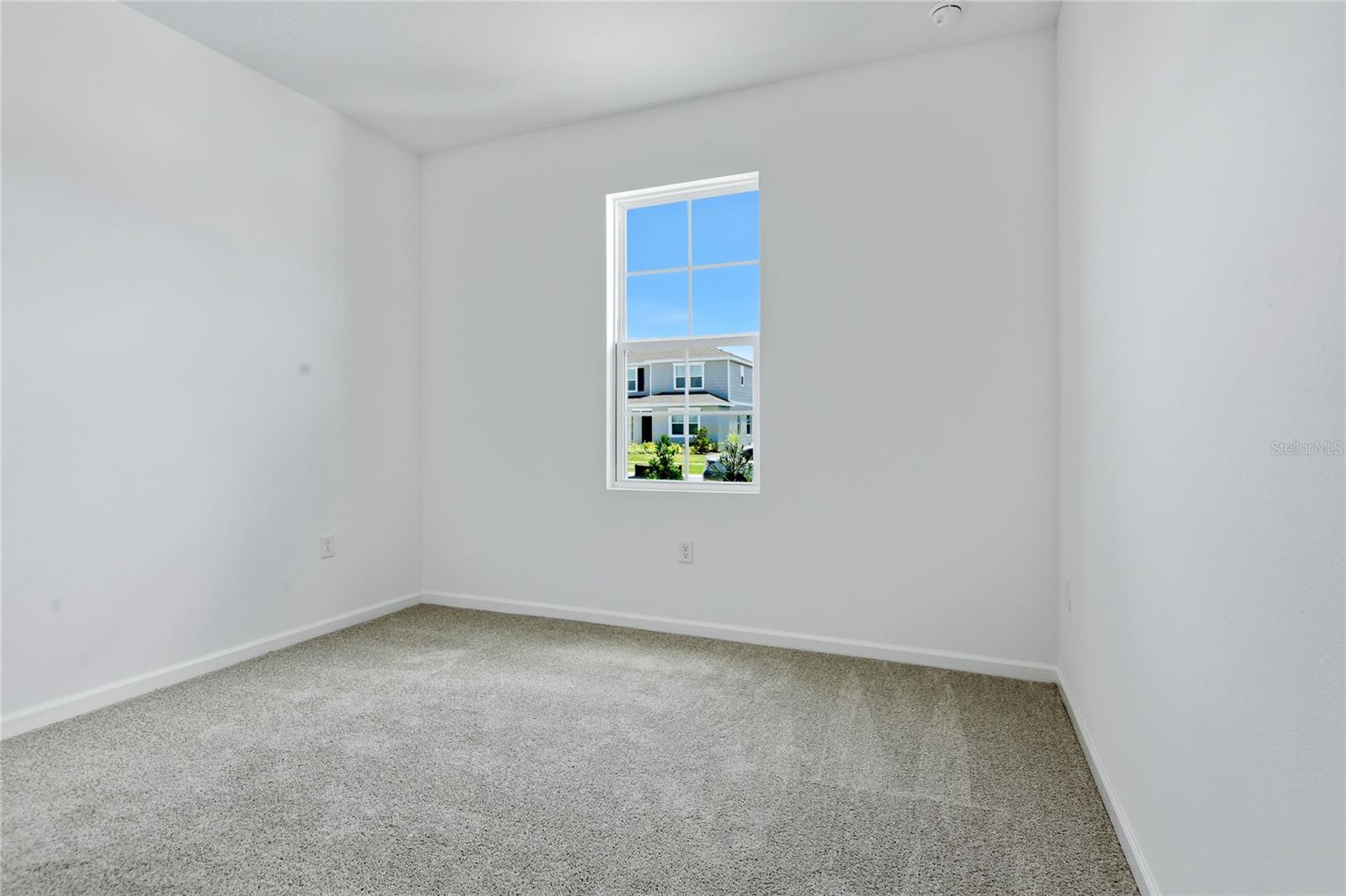 1269 Daisy Hill Ave Property Photo 3