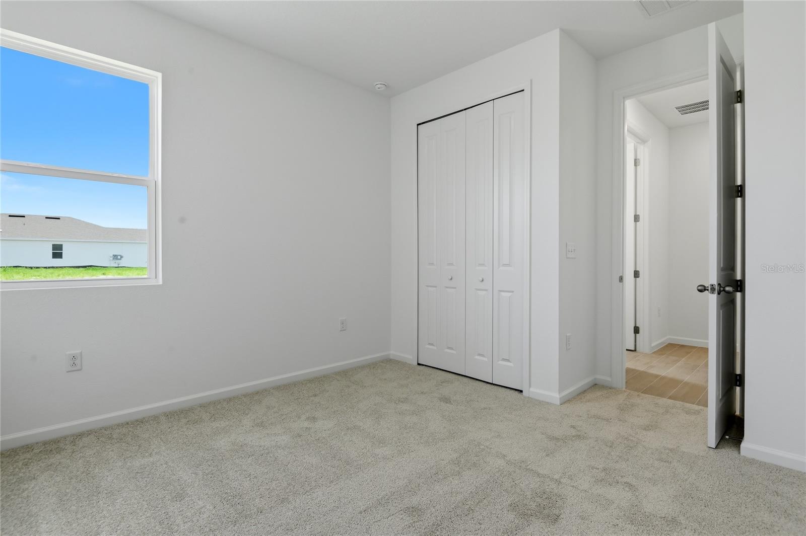 1269 Daisy Hill Ave Property Photo 6