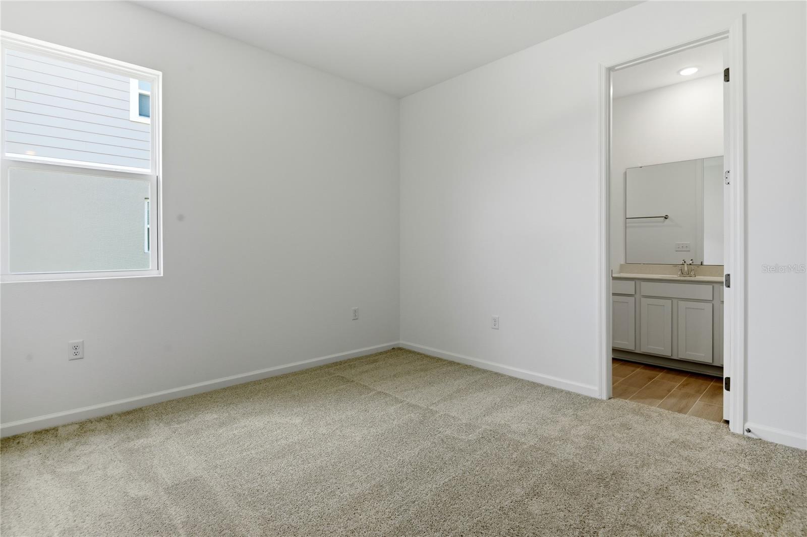 1269 Daisy Hill Ave Property Photo 7